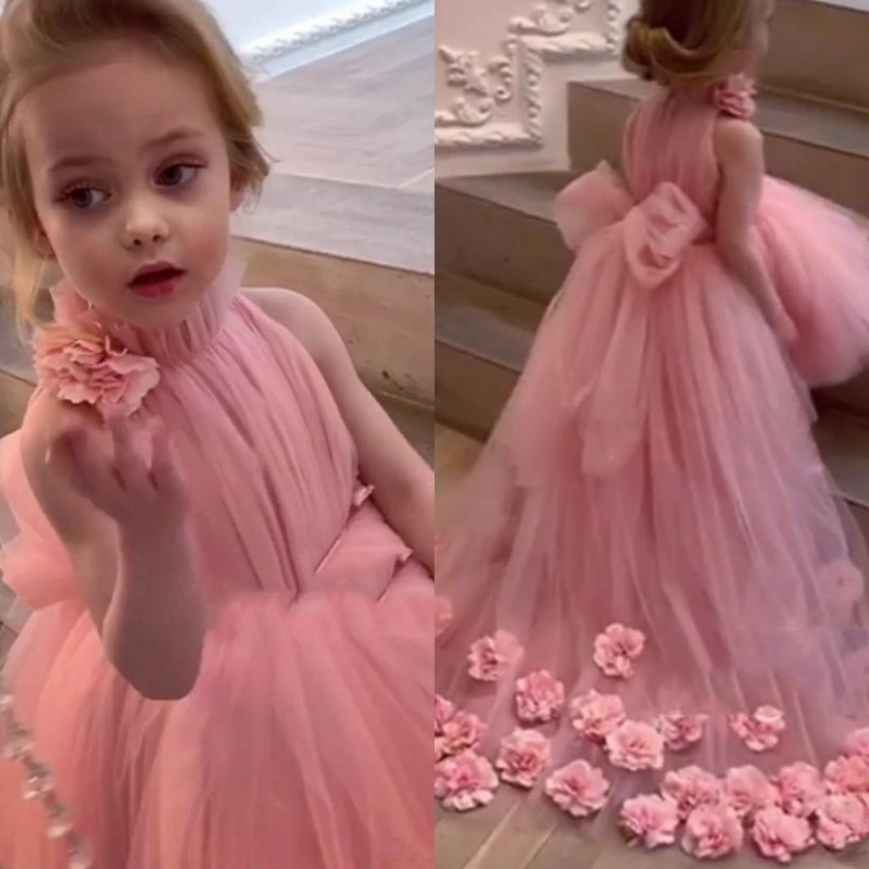 

Spring 2020 Beautiful Flower Girl Dresses Kids Evening Gowns Hign Neck High Low Hem Dusty Pink Girls Pageant Dresses with Hand-made Flowers, Same as image