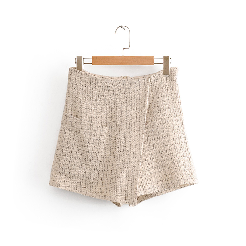 

VomVoa 2020 spring new pocket decoration small fragrance style casual loose wild irregular high waist shorts 27385, Beige