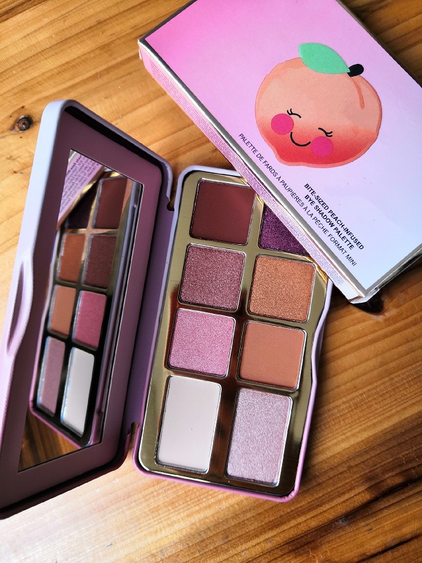 

Newest Deluxe Melt in stock Tickled Peach Mini Eyeshadow Make Up Palette Holiday Chirstmas 8color eyeshadow palette DHL free shipping