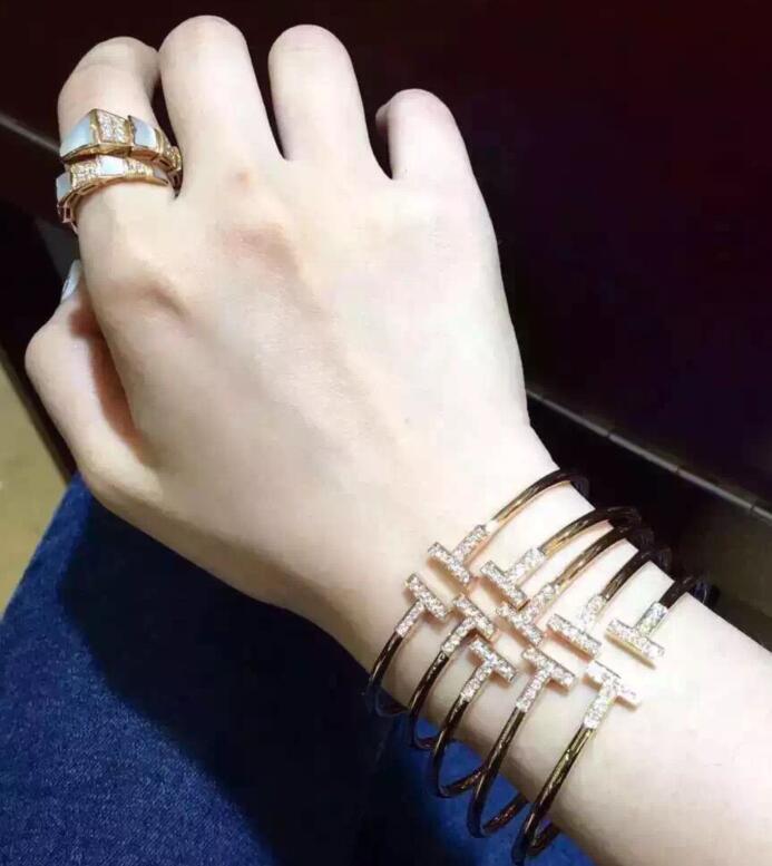 

Wholesale- two-letter T Shape Bangles Design Copper 18K Gold Plated Cuff Bracelet Bangle Cufflink Double T Bracelet Valentine's Day