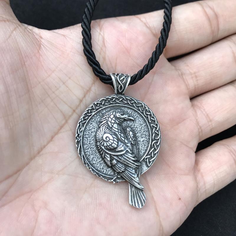 

Craft Bird Men Necklace Raven Pendant Norse Talisman Durable Casual Crow Cool Gifts Accessories Fashion Jewelry Zinc Alloy