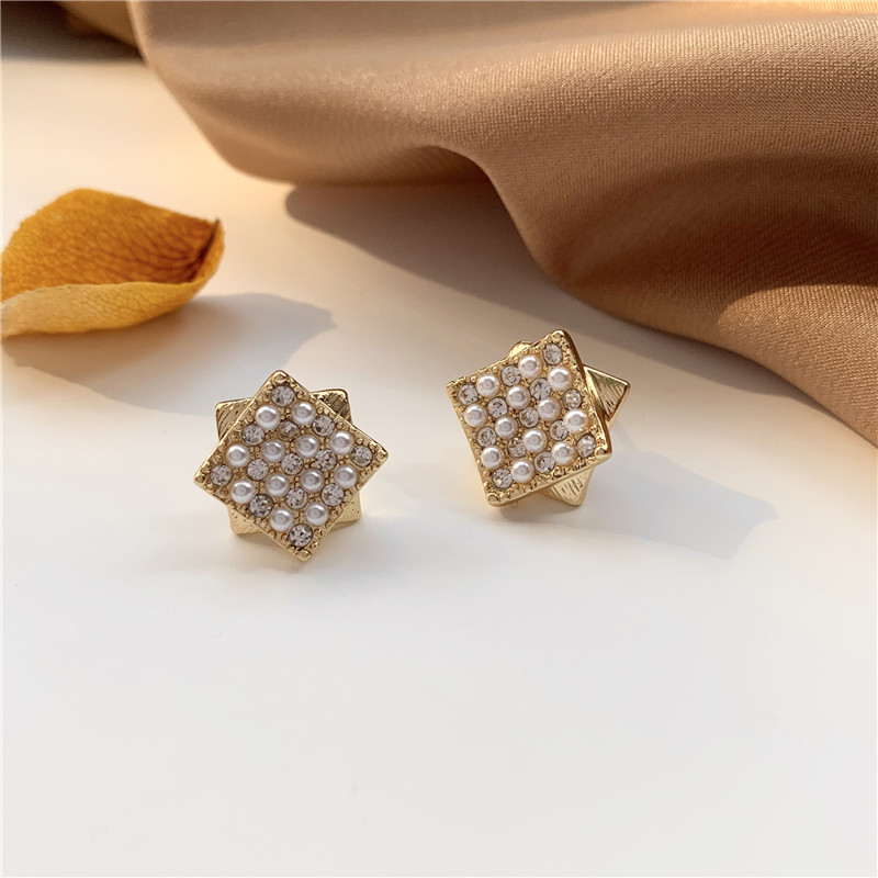 

South Korea Geometric Square Fashion Small Ear Stud Temperament Simple Non-Mainstream Earrings Female
