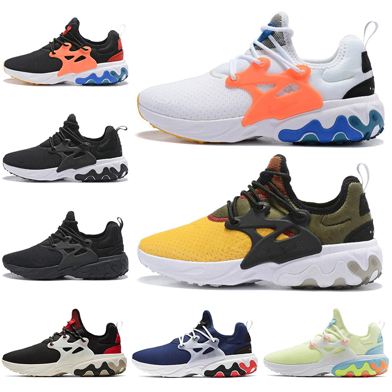 sports shoes discount offer