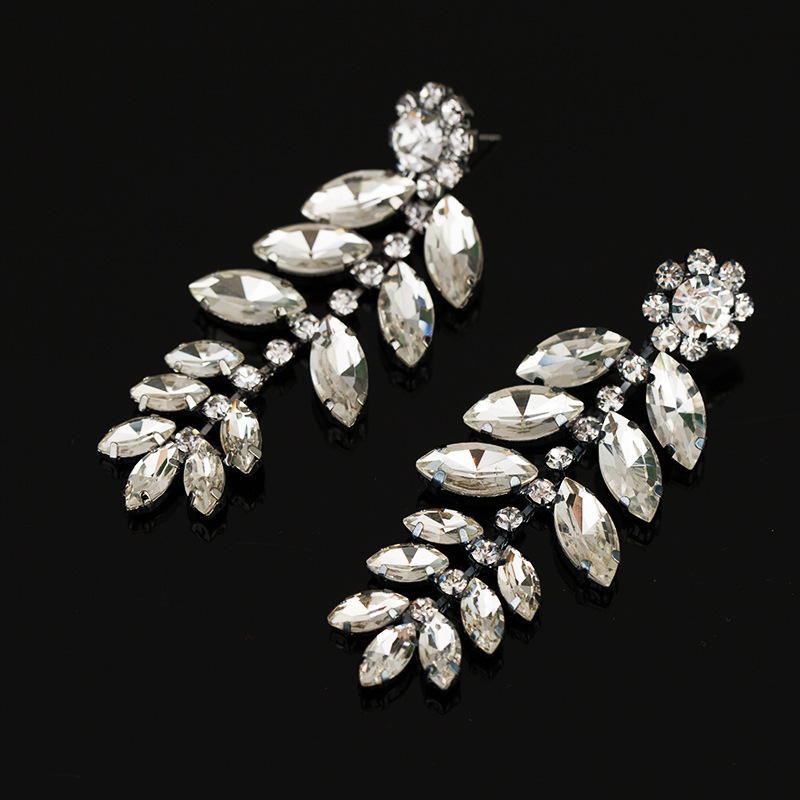 

Ornaments High Quality Ma'am Crystal Ear Nail Earring