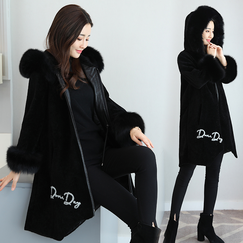 

Women Fur Coat Real Winter Sheep Shearing Fur Pink Coat Natural Hood Thick Warm Jacket Female Windbreaker wool Jacket, Black