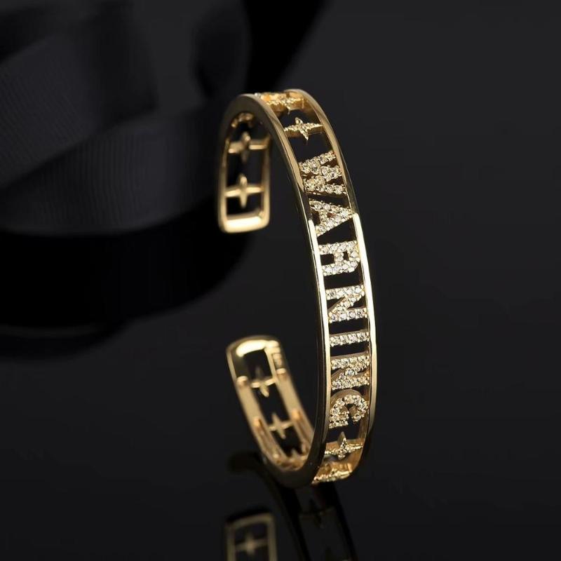

2020 New jewelry for women with letter bracelet Bangle Micro crystal zircon hollow letter hand ornament women's