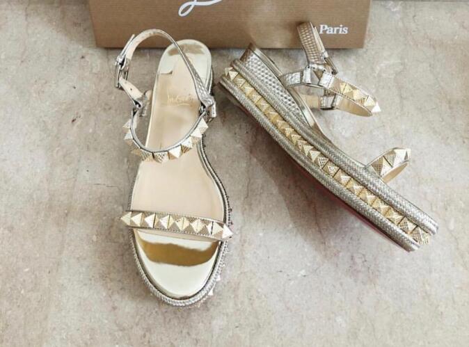 sandálias douradas 2018