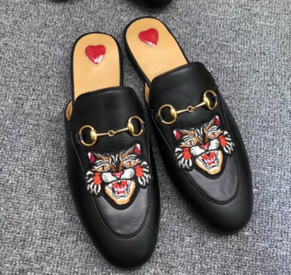 

Hot Sale-Leather slippers soft cowhide Lazy women shoes Metal buckle beach slippers Mules Princetown Classic slippers Size 35-42, A14