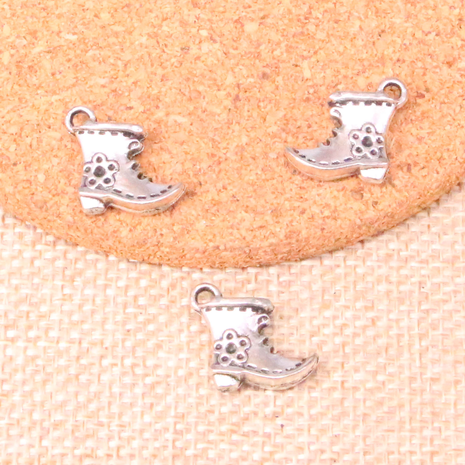 

55pcs Charms old fashioned antique boots shoes 15*14mm Antique Making pendant fit,Vintage Tibetan Silver,DIY Handmade Jewelry, Bronze;silver