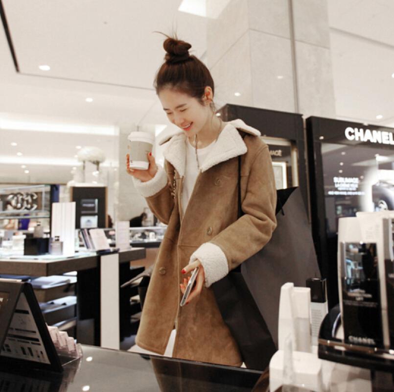 

The new winter 2020 women' upset imitation lambs wool overcoat, Brown