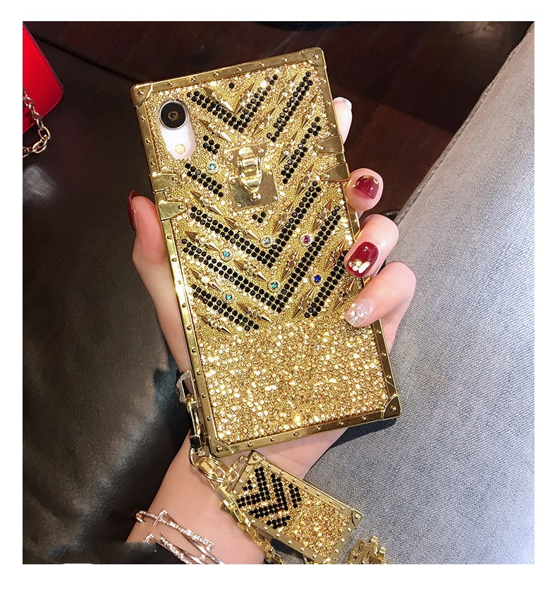 

Luxury Brand Designer Rivet Square Gold Flash Diamond Case For iPhone 12 Mini 11 Pro X XS Max XR 6 6S 7 8 Plus Fashion Metal Chain Cover