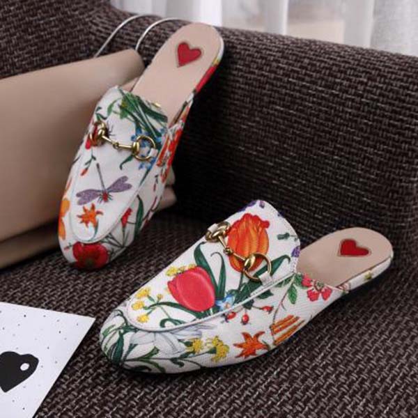 

2020 Classic High Quality New style Leather bottom Flower Soft fabric women shoes luxury Designer Metal buckle beach slippers Mules slippers, Multi