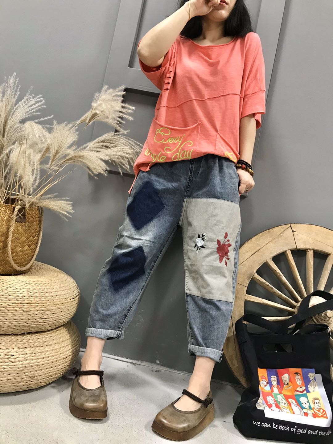 

Dark Blue White Black Feer Cowgirl Affixed Cloth Embroidered Gold Coloured Drawing Or Pattern Of 7 Minutes Of Pants Pants Bk4481