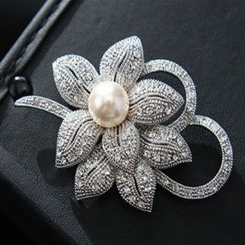 

Clear Rhinestone Crystal Diamante Cream Pearl Bow Bridal Bouquet Pin Brooch Vintage