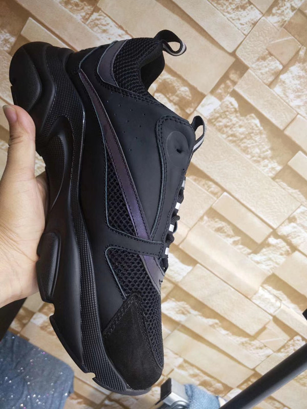 

2021 Top Quality Men Womens Designers Casual Shoes Genuine Leather Sneaker Embroidery Classic Embroidered Lover Outdoor Sport Trainer Sneakers size35-46, Choose the color