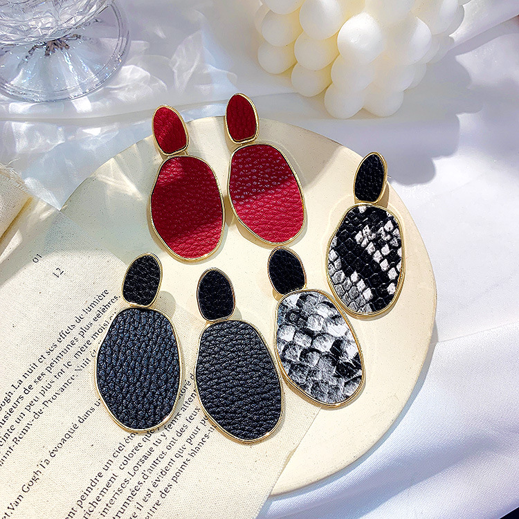

Dangle & Chandelier Vintage Irregular Eardrop Leather Leopard Earrings For Women