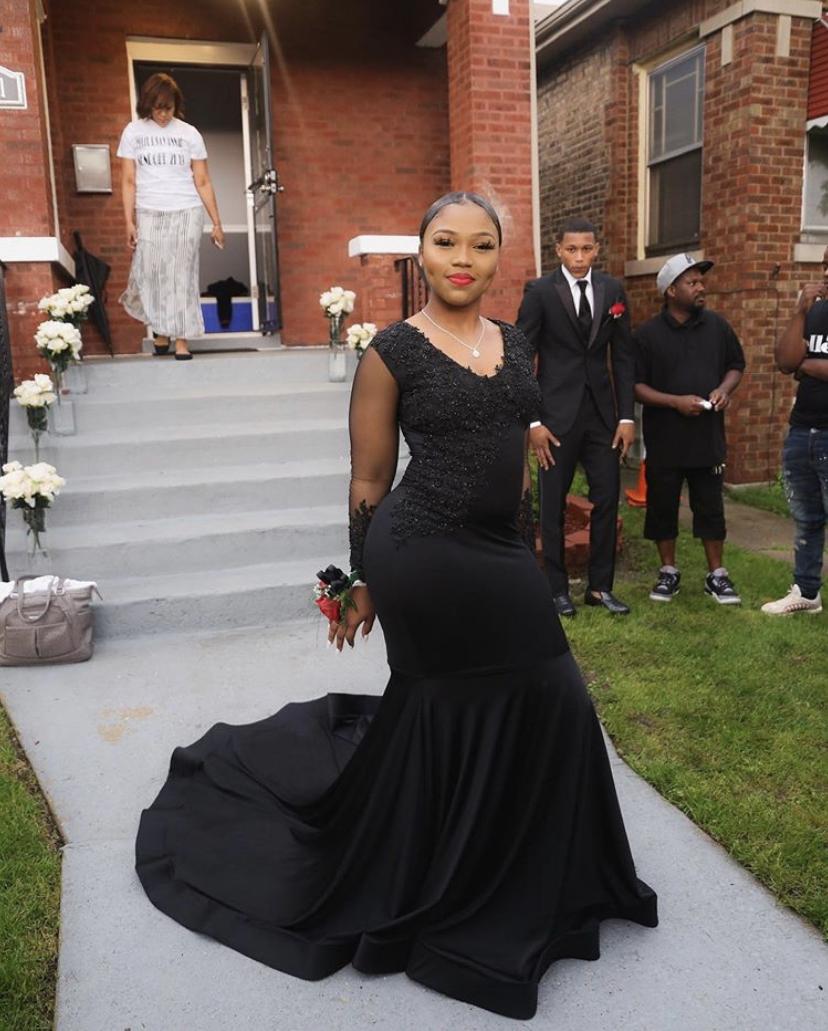 

Plus Size Black Long Mermaid Prom Dresses New Long Sleeve Lace Appliques Beaded V Neck African Formal Evening Dress Party Gowns, Champagne
