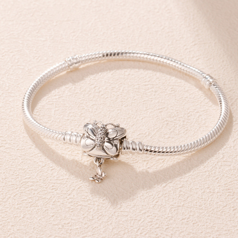 

2019 Spring 925 Jewelry Moments Sterling Silver Bracelet with Decorative Butterfly Clasp Bracelet Fits For women Making Pandora Bracelet