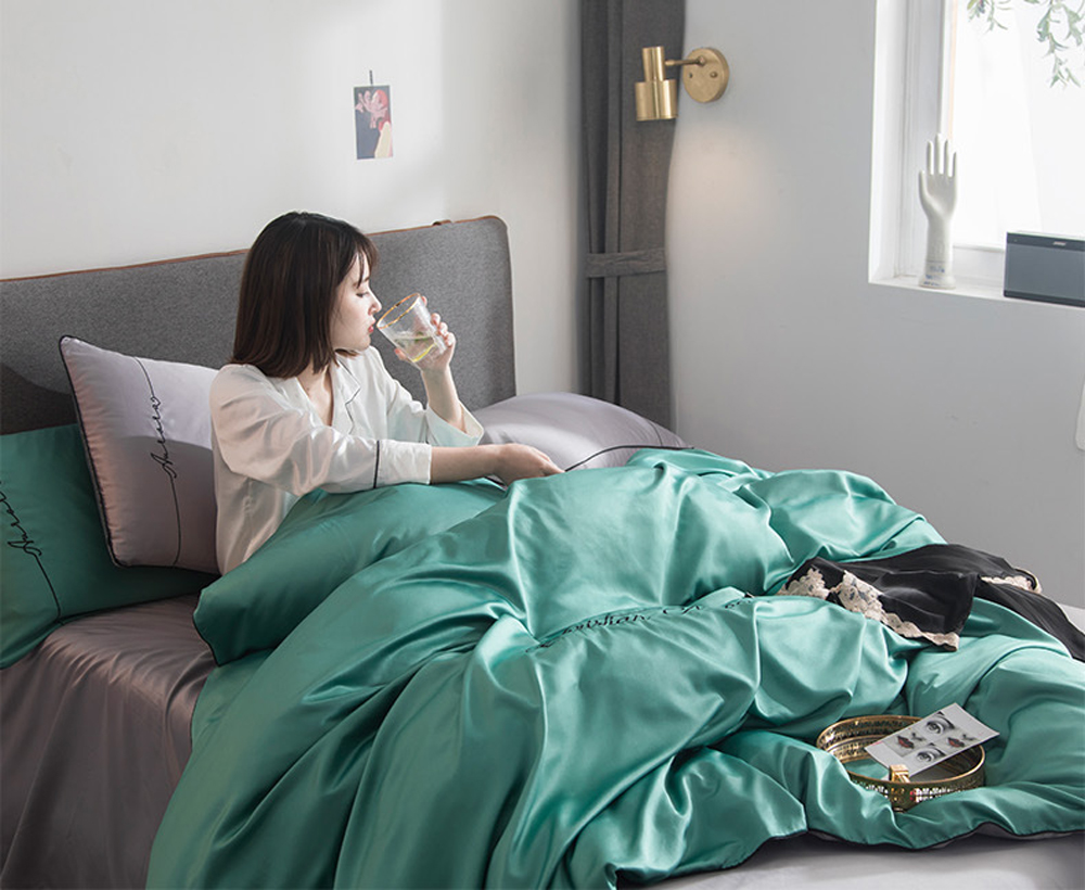 

New bed linings set bedding set bedclothes flat bed sheet quilt cover pillowcase  Queen King bedroom home textile Silk green, White