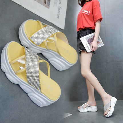 

European station slippers wear 2020 new year thick bottom wild fairy Fengshui rhinestone transparent increase cross sandals, Yellow
