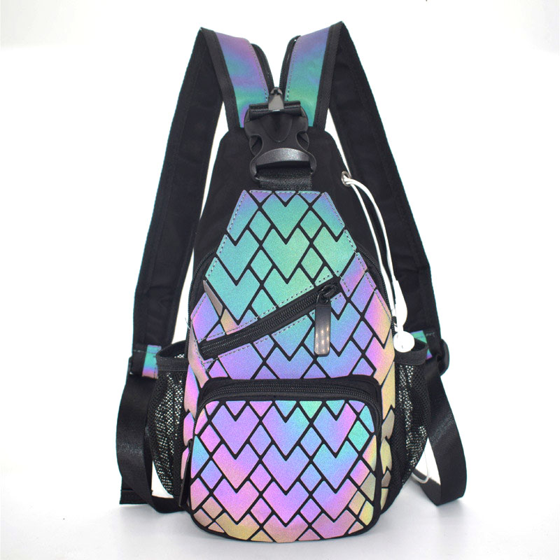 

2020 new Men and Women Luminous Geometric Rhombus Backpack Outdoor Multifunctional Chest Bag Changeable Zipper Strap Shouler Bag, Heart shape