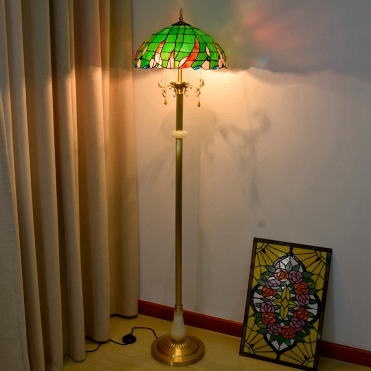 

Modern high-end floor lamp UPS free shipping indoor green crystal lamp stained glass lampshade restaurant bedroom decoration lamp