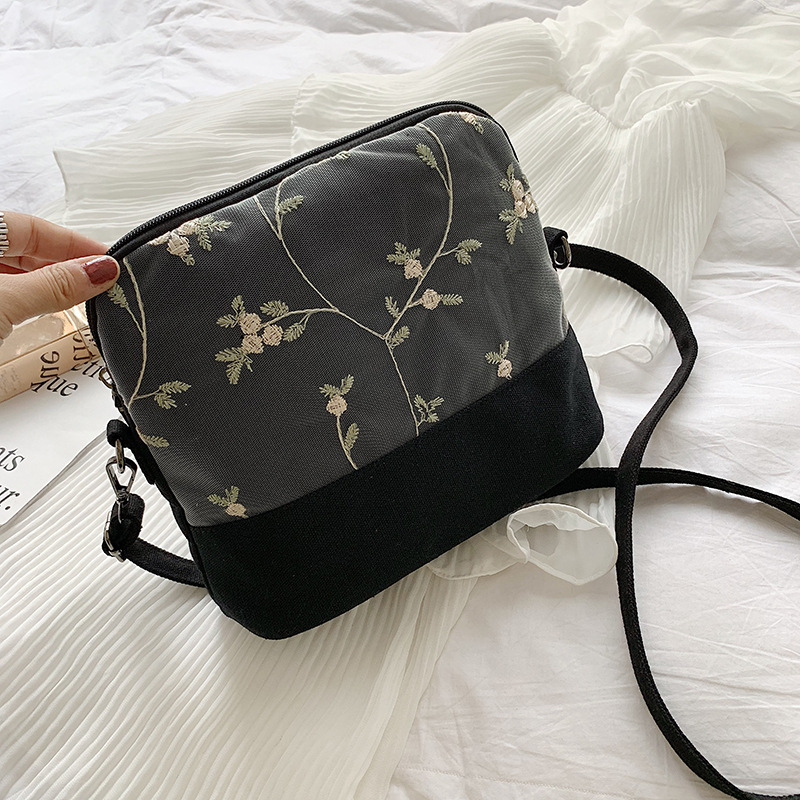 

Embroidered Chinese style small slung fairy bag versatile small bag Messenger fresh canvas shoulder, Black