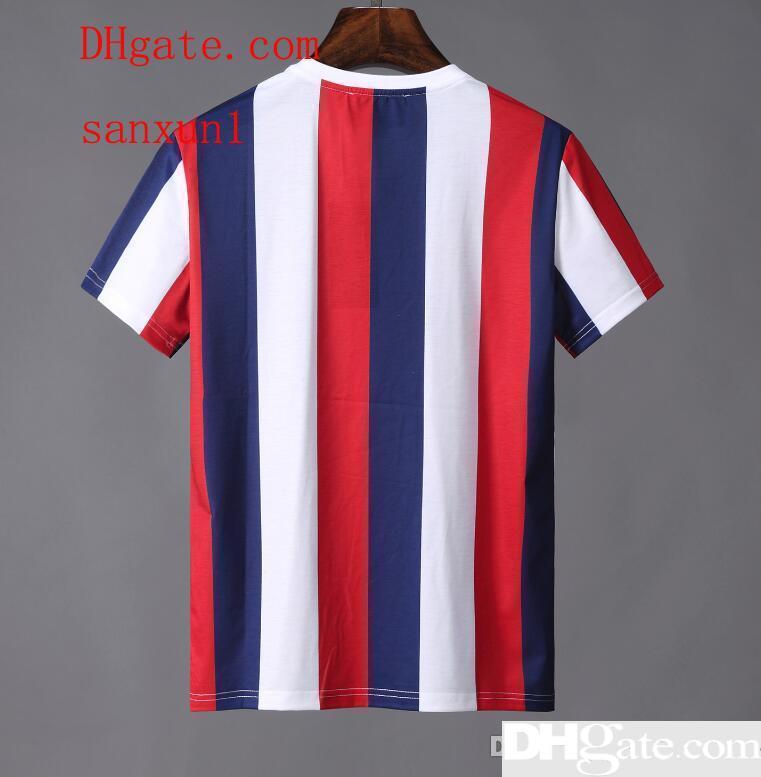 camiseta roja blanca y azul