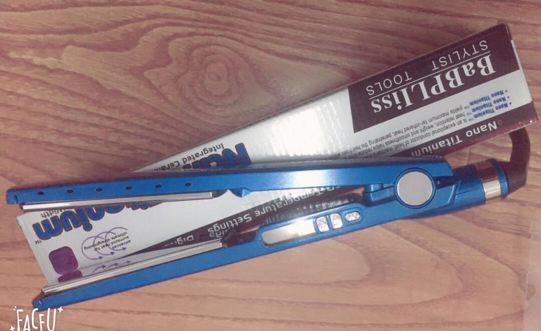 

2019 New Titanium PRO 450F 1 1/4 plate Titanium Hair Straightener Straightening Irons Flat Iron hair curler from opec, Black