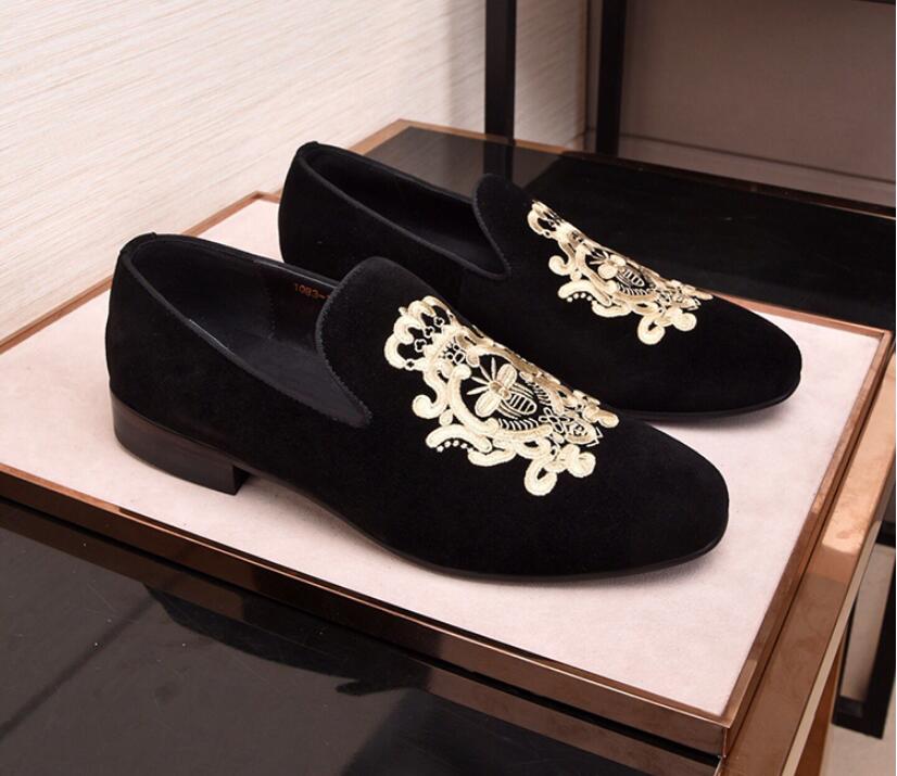 

British Brand Dress Shoes New Arrival Men embroidery Wedding Shoes Spikes Black Velvet Loafers Rivets Flat Shoes Size38-44, Black bees