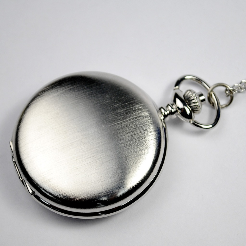 

Classic Steampunk Silver Smooth Steampunk Pocket Watch Men with Nacklace Chain Fashion Quartz Watch Mens Womens Gift
