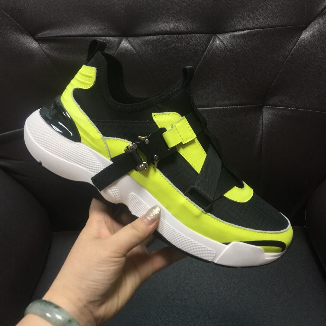 walking open toe shoes