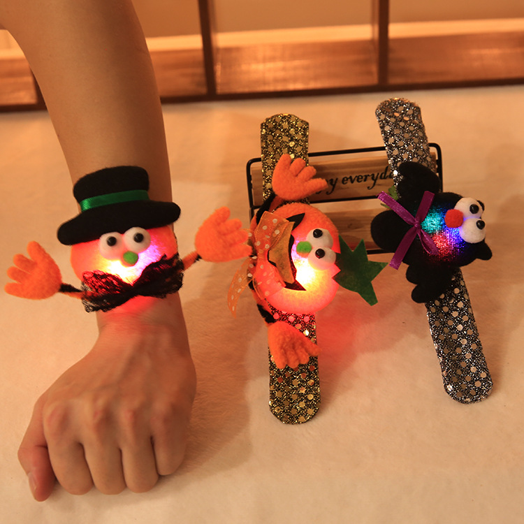 

Led Halloween Pops Rings Sequin Slap Clap Bracelet Party Decoration For Pumpkin Ghost Bat Hand Circle Toys Bandgle For Kids Adult XD21314