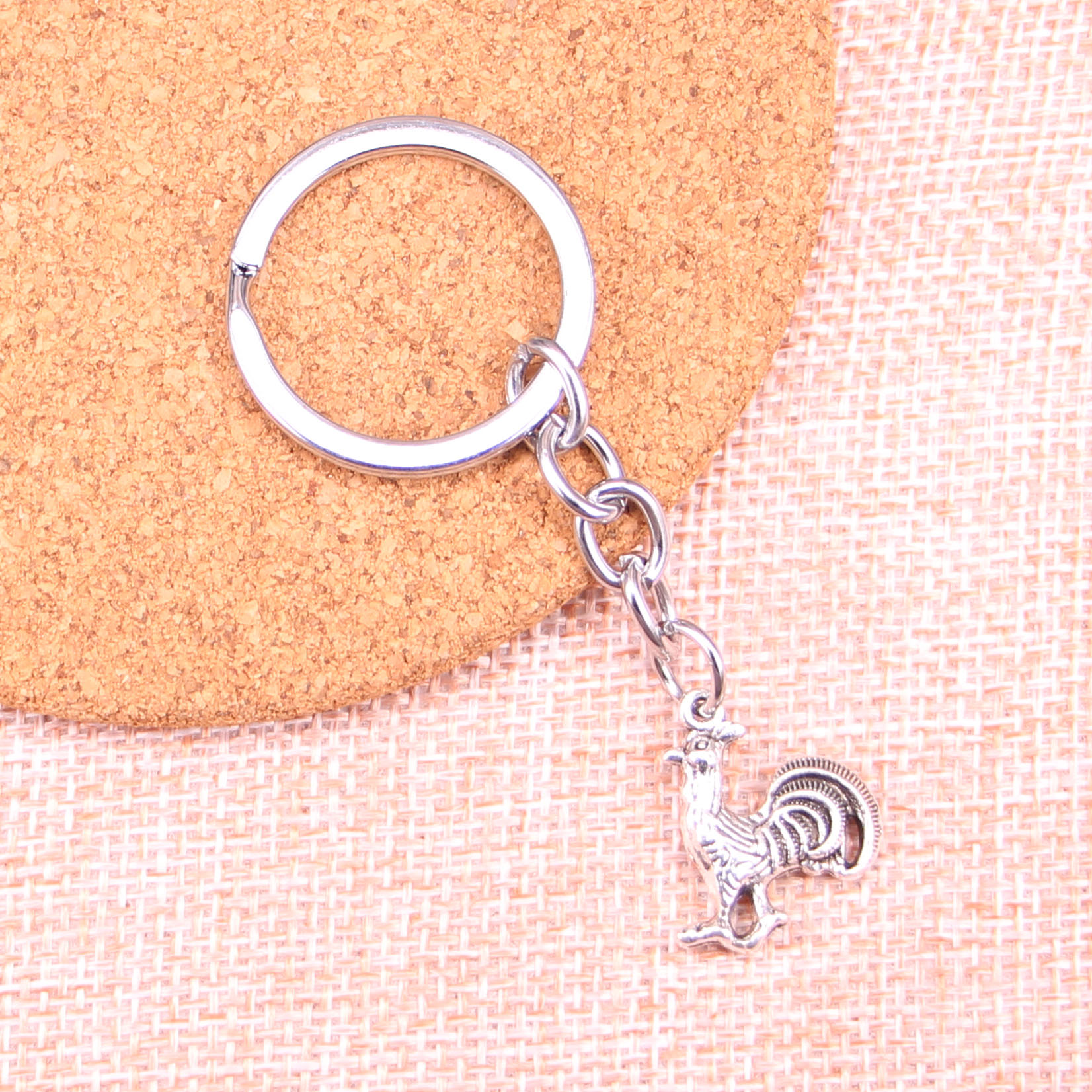 

New Keychain 21*16mm chicken cock rooster Pendants DIY Men Car Key Chain Ring Holder Keyring Souvenir Jewelry Gift, Slivery;golden