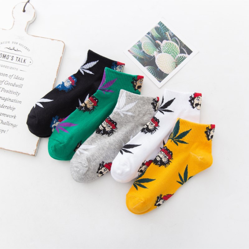 

2019 new adult cotton socks, sports sweat socks, unisex socks, White