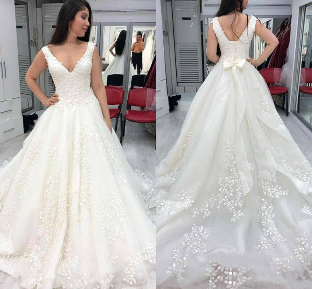 

Custom Made V Neck Lace Appliques Wedding Dresses with Bow Court Train Lace Up Back Tulle A Line Wedding Bridal Gowns, White
