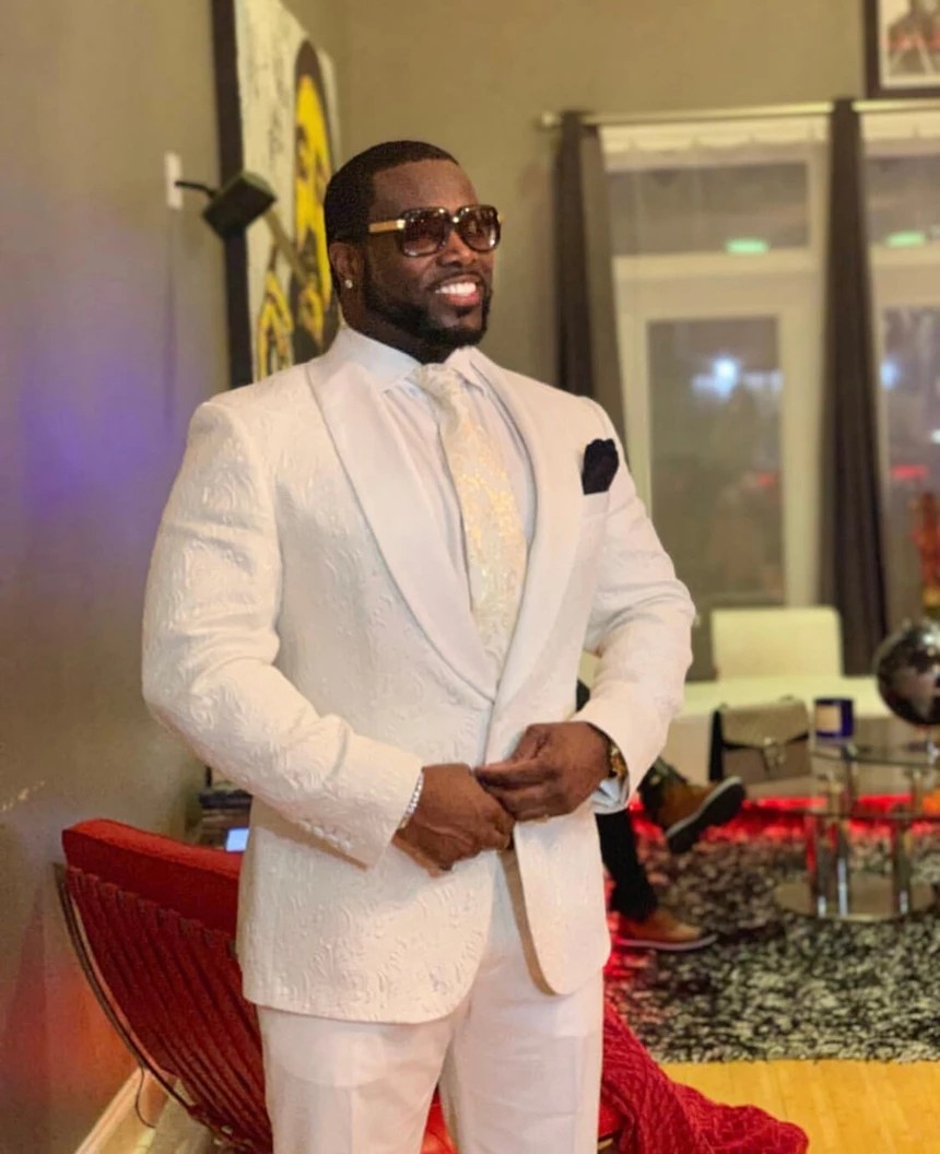 

New Popular One Button Ivory Paisley Groom Tuxedos Shawl Lapel Groomsmen Mens Suits Wedding/Prom/Dinner Blazer (Jacket+Pants+Tie) K492, Same as image