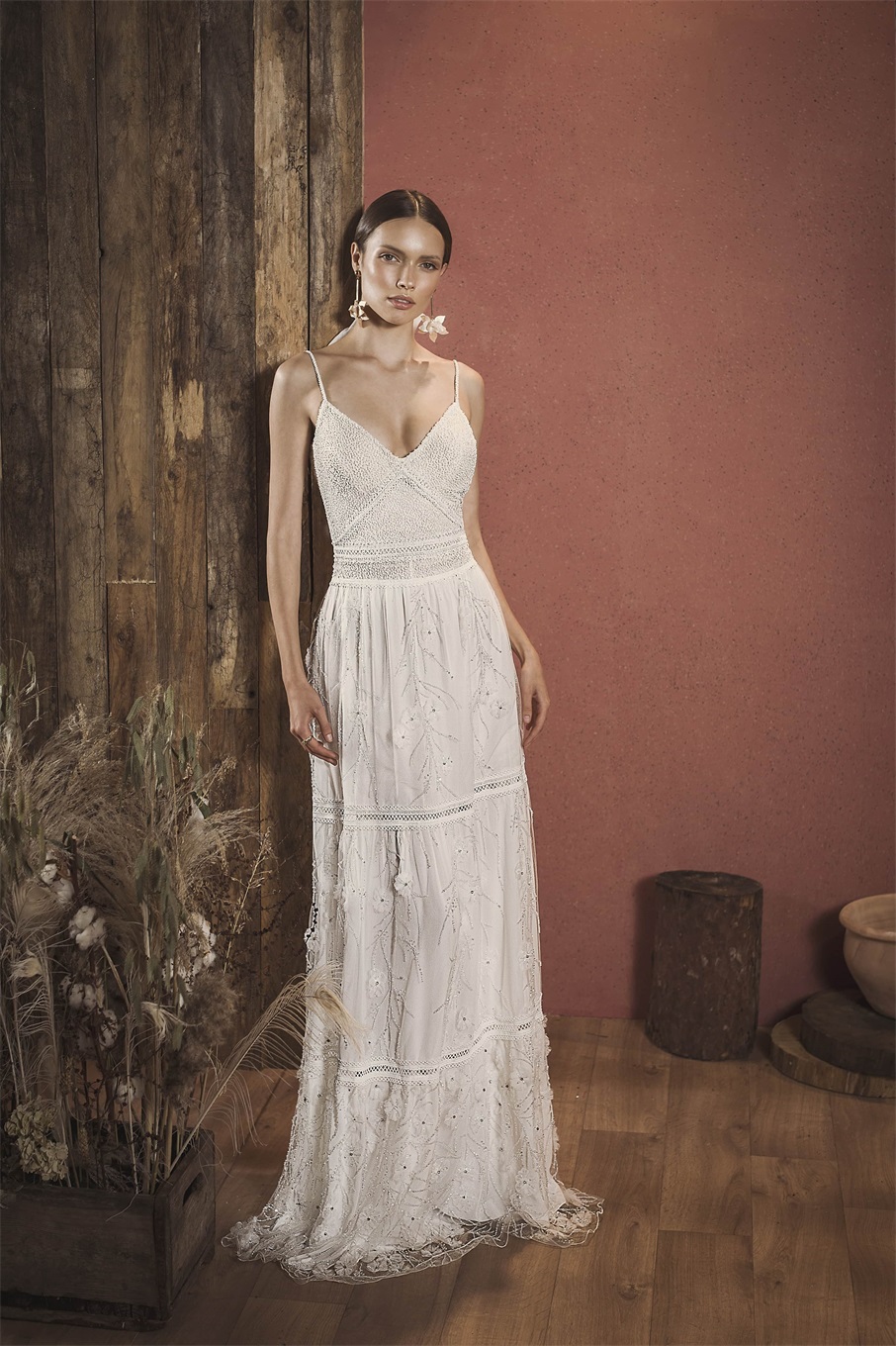 

Sheath Wedding Dresses Spaghetti Sleeveless Appliques Beads Sequins Chiffon Wedding Dress Sweep Train Vestidos De Novia, Hunter