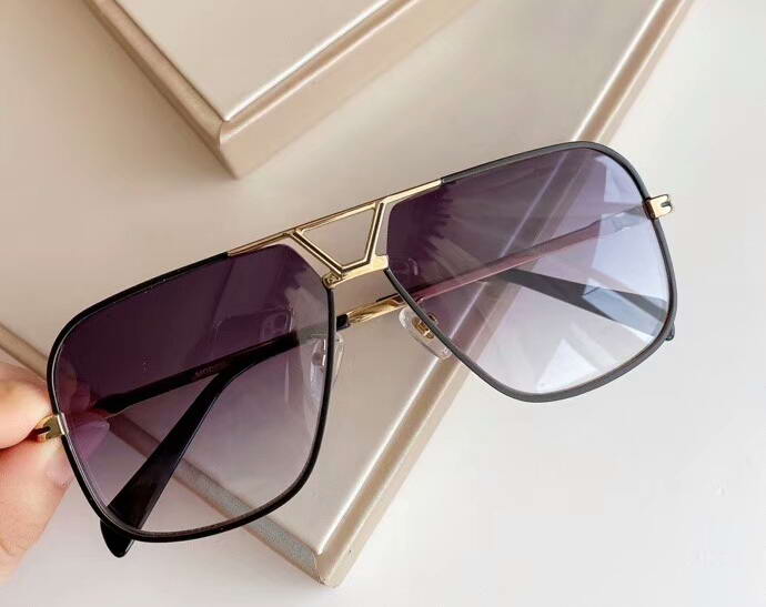 

Legends 725 Black Gold Metal Pilot Sunglasses Grey Gradient Lens Men Sunglasses HipHop Eyewear New with Box