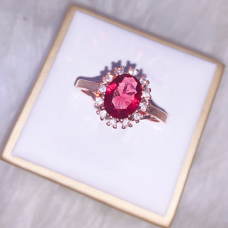 

Britain Princess Engagement Ring Green Magazine 18k Simulation Ornaments Ma'am