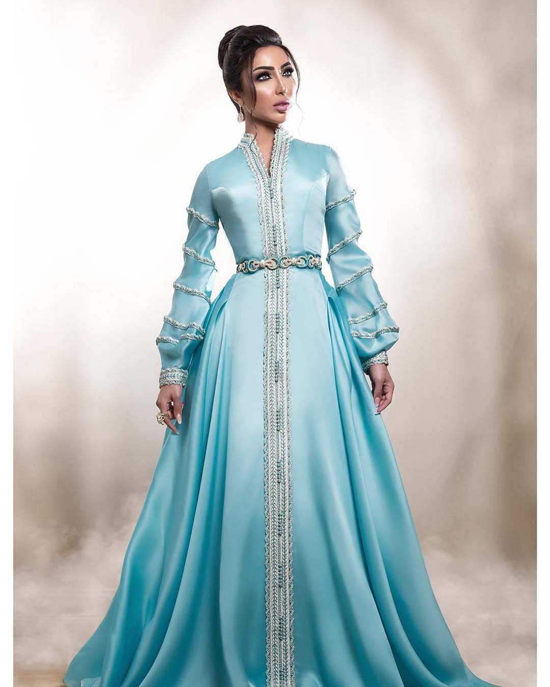 

Sky Blue Lace Beaded Arabic Evening Dresses Long Sleeves A-line Satin Prom Dresses Elegant Sexy Formal Party Pageant Gowns, Dark navy