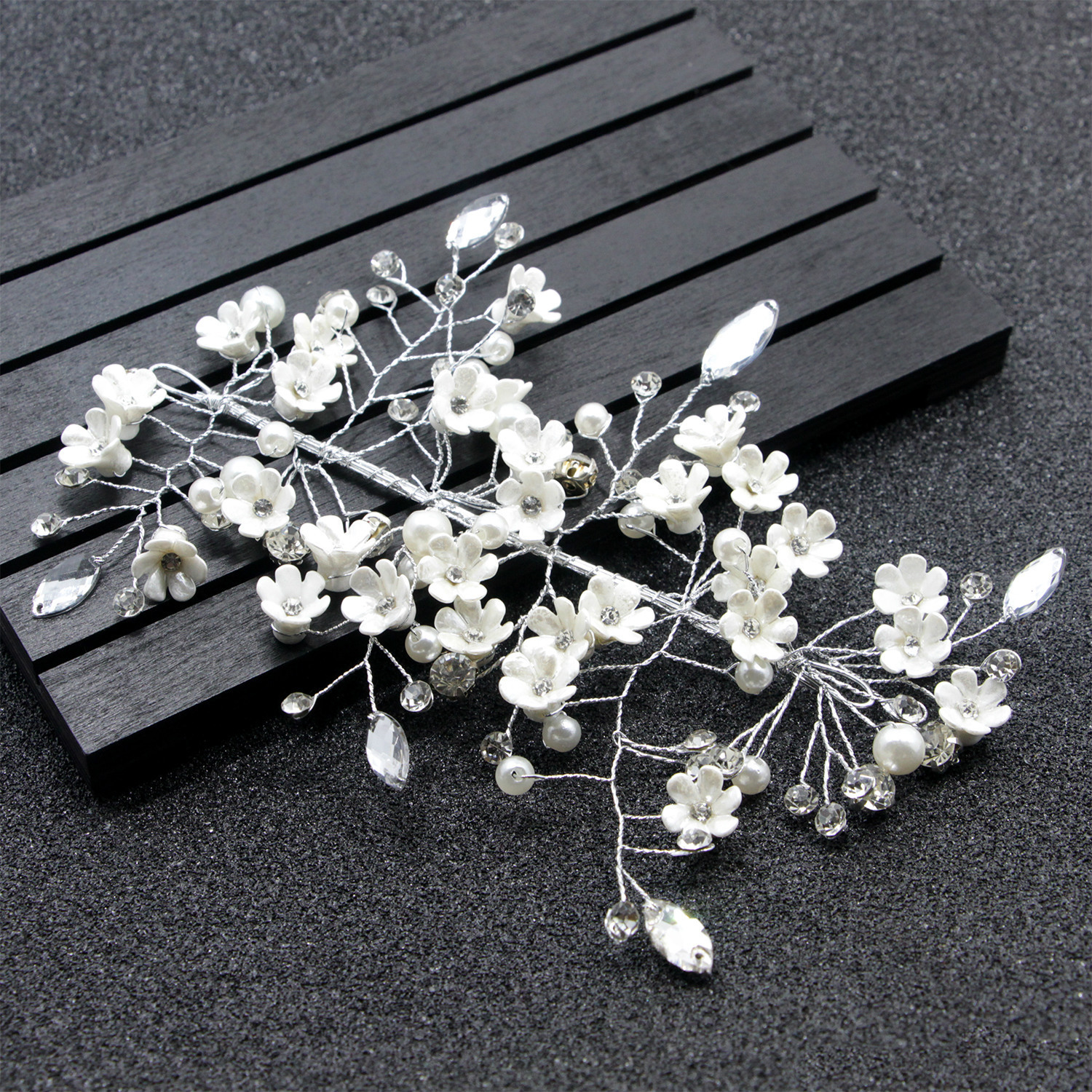 

Bride Photographic Studio With Make Up Accessories Manual White Flower Diamond Hair Band Hair Hoop Hair Decorate Headwear