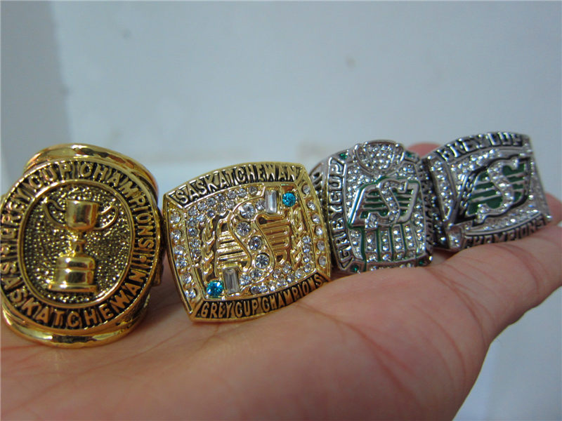 

4PCS 1966 1989 2007 2013 Saskatchewan Roughriders The Grey Cup Championship Ring Men Fan Souvenir Gift Wholesale 2019 Drop Shipping