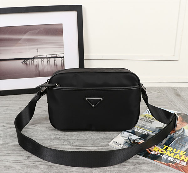 

Luxurys Designers Bags P 048new bag space to meet daily necessities lightweight fabrics soft comfortable n ecessities for men and women, Black