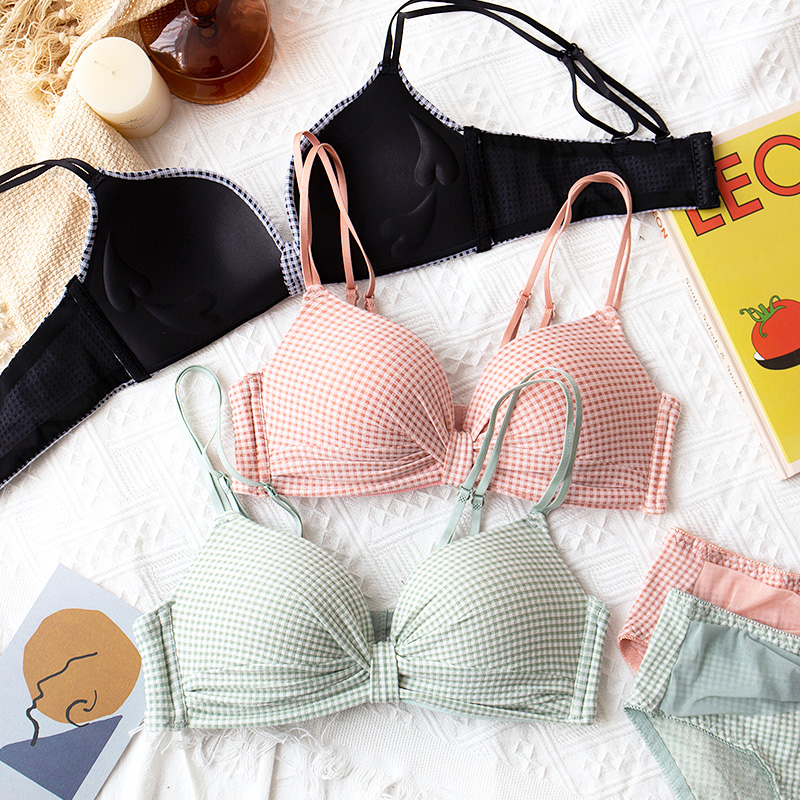 

Gathering breasts without trace thin underwear set breathable wire free bra set striped cute girl comfortable lingerie and brief, Black