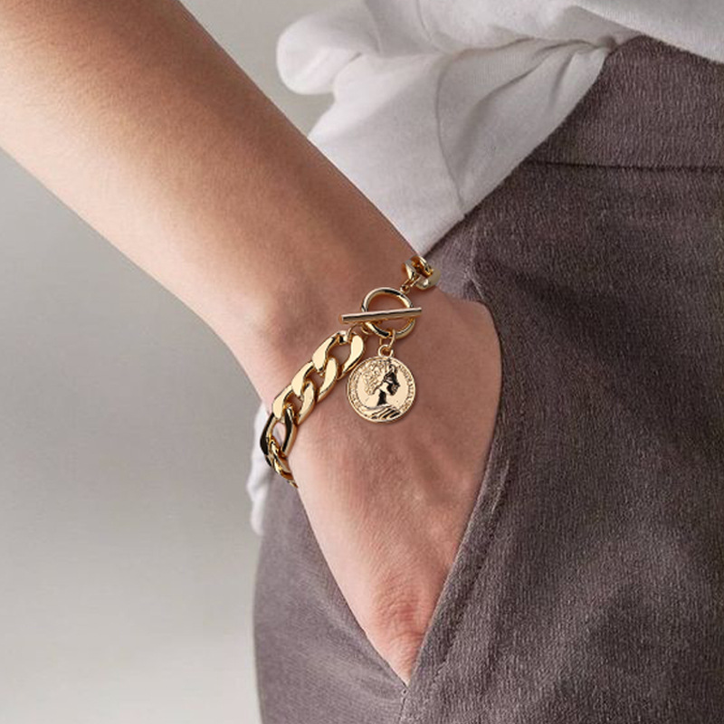 

2020 New Trendy Geometry Creative Pendant Bracelets for Women Head Graphic Golden Color Bracelet Female Jewelry Accessories, Black