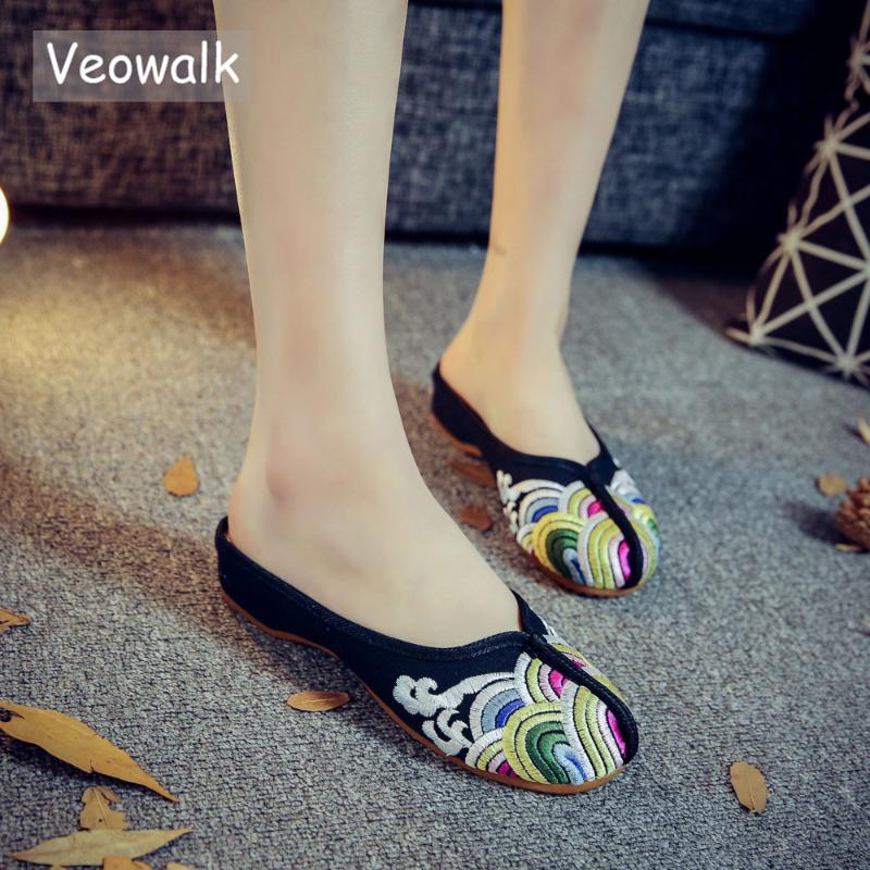 

Veowalk Handmade Summer Women's Slippers Fashion Wave Embroidery Women Sandals Chinese Old peking Casual Slippers Shoes Woman, Black