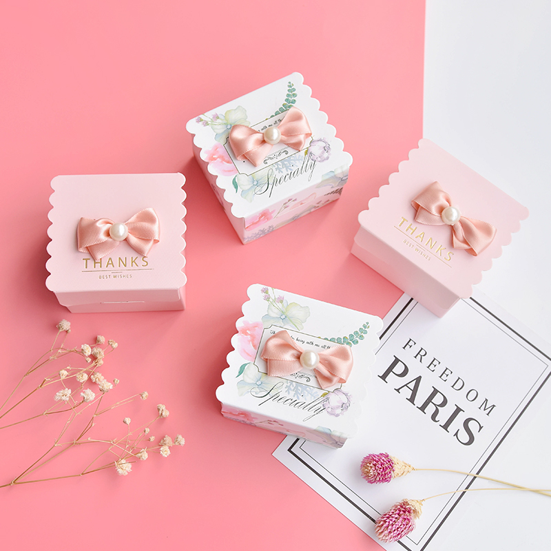

New Europe Pink Feather Love Style Gift Box Baby Shower Birthday Party Candy Box Sweet Chocolate Boxes Wedding Favors Decoration