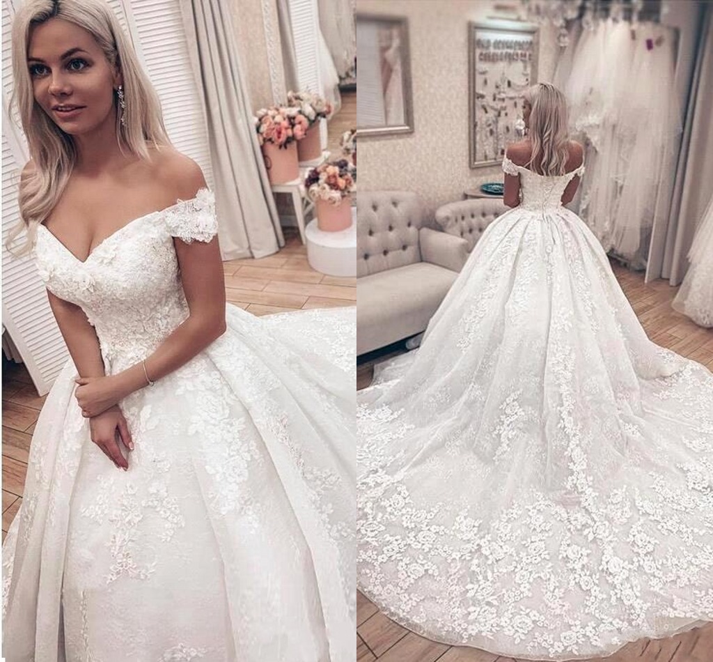 

Dubai Arabic Off The Shoulder Bridal Gowns Floral Lace Appliqued Beads Church Ball Gown Wedding Dresses Lace-up Back Plus Size AL3682, White
