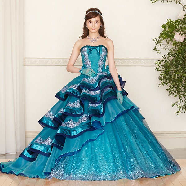 

Graceful Blue Ball Gown Quinceanera Dresses Strapless Neckline Tiered Organza Lace Appliqued Prom Gowns Sweep Train Sequined Sweet 15 Dress, Yellow